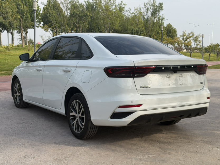 GEELY Emgrand 2023 #4 GEELY Emgrand 2023 car image #4