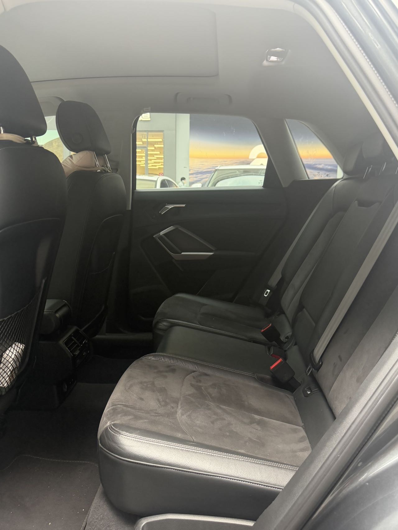 Audi Q3 2020 car image #10