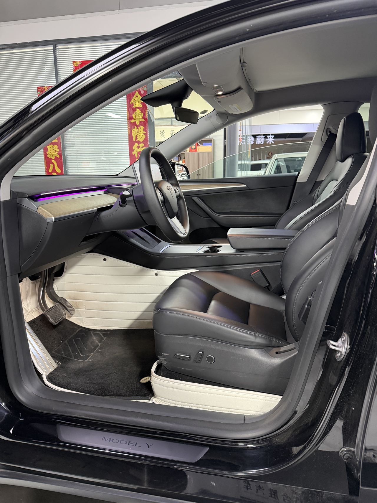 Tesla Model Y 2023 car image #4