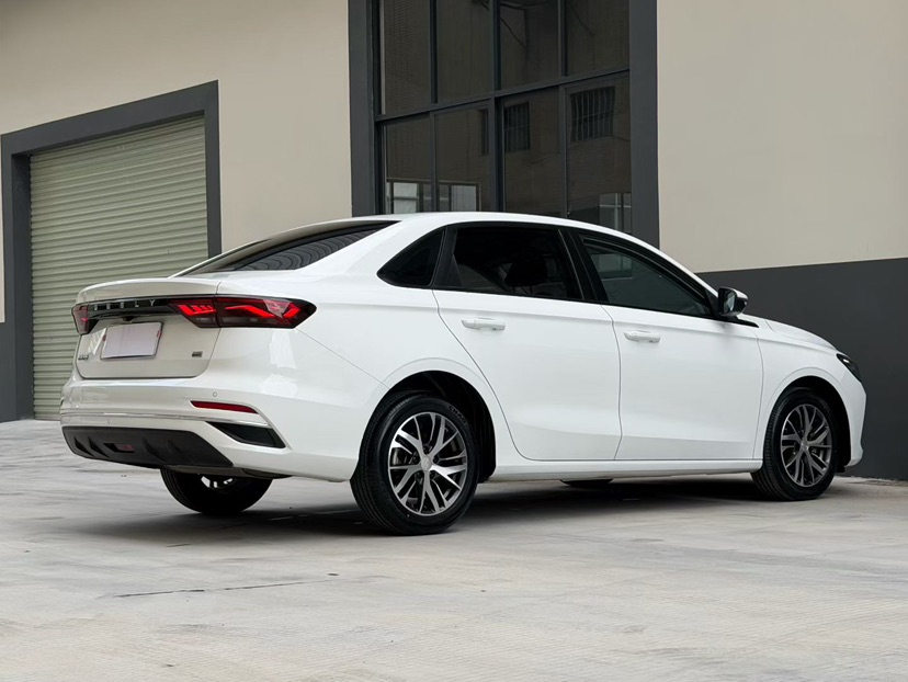 GEELY Emgrand 2023 car image #4