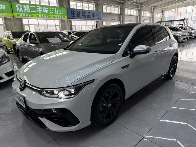 Volkswagen Golf 2024 car image #3