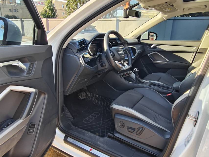 Audi Q3 2023 #5 Audi Q3 2023 car image #5