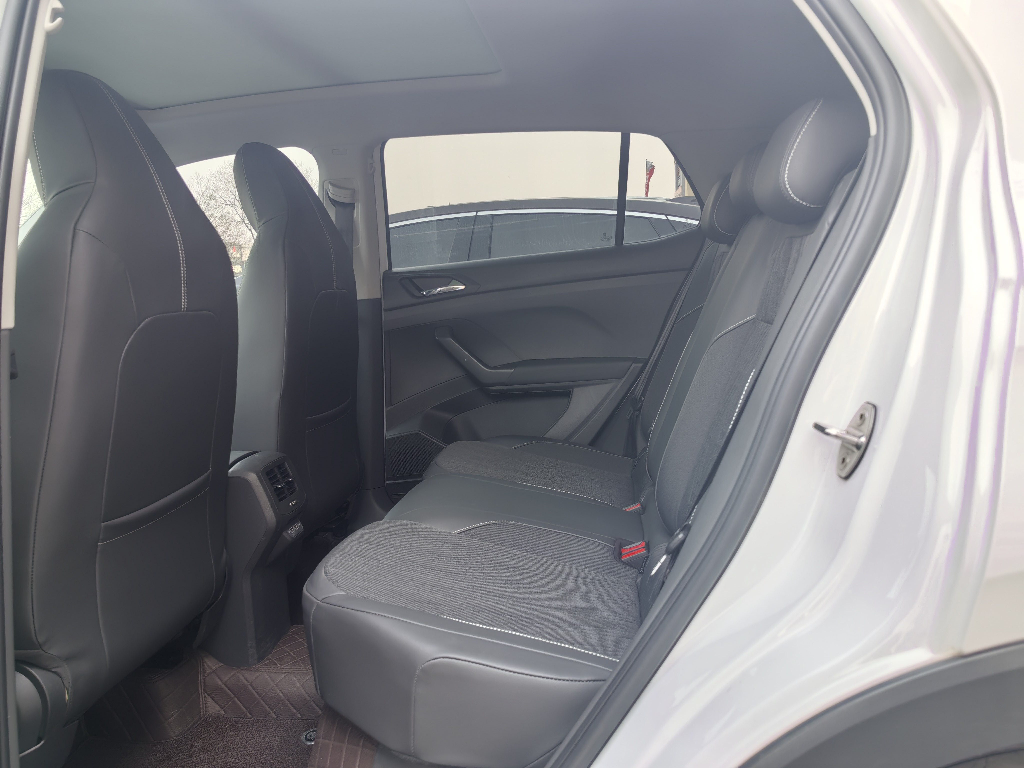 Volkswagen T-Cross 2021 #4 Volkswagen T-Cross 2021 car image #4