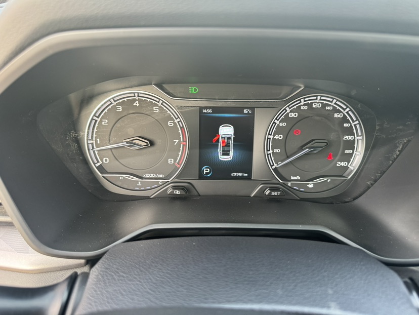 GEELY Vision X6 2023 car image #16