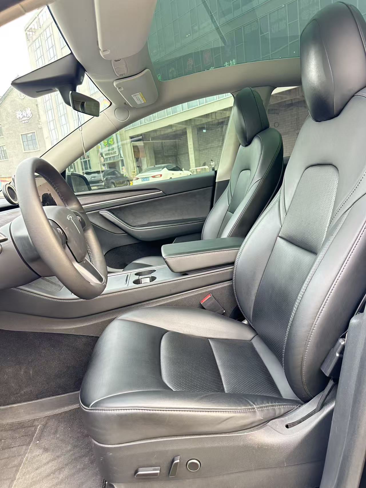 Tesla Model Y 2022 car image #5