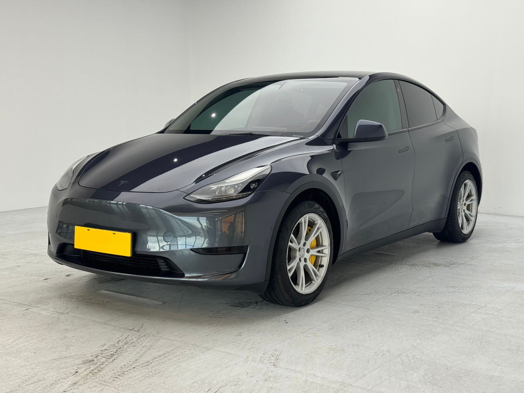 Tesla Model Y 2022 Tesla Model Y 2022 car image