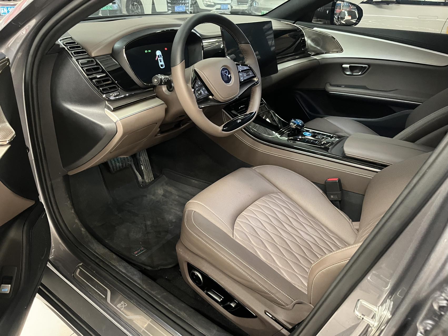BYD Han 2025 car image #3