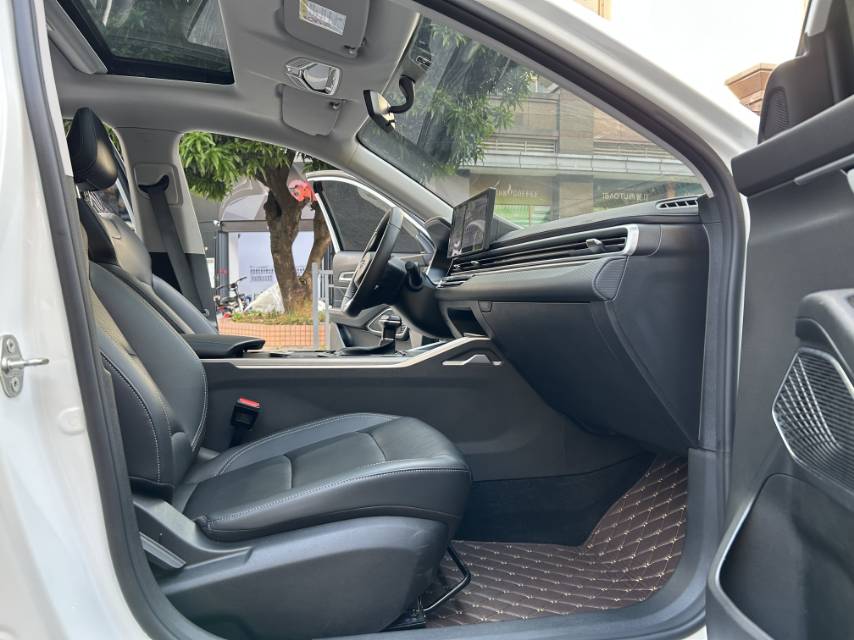 GEELY Emgrand 2023 car image #7