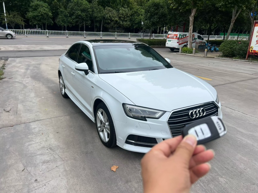 Audi A3 2019 car image #2