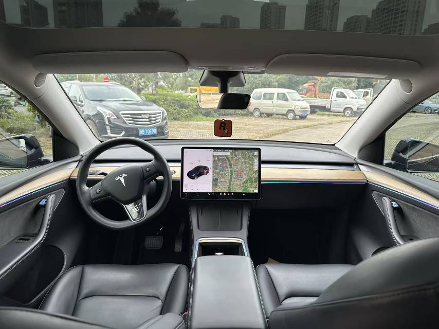 Tesla Model Y 2021 #8 Tesla Model Y 2021 car image #8