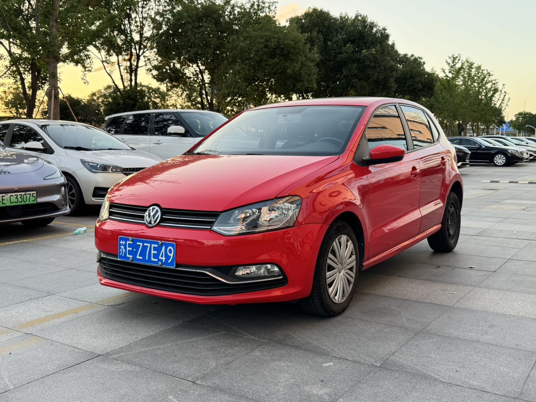 Volkswagen Polo 2018 car image 