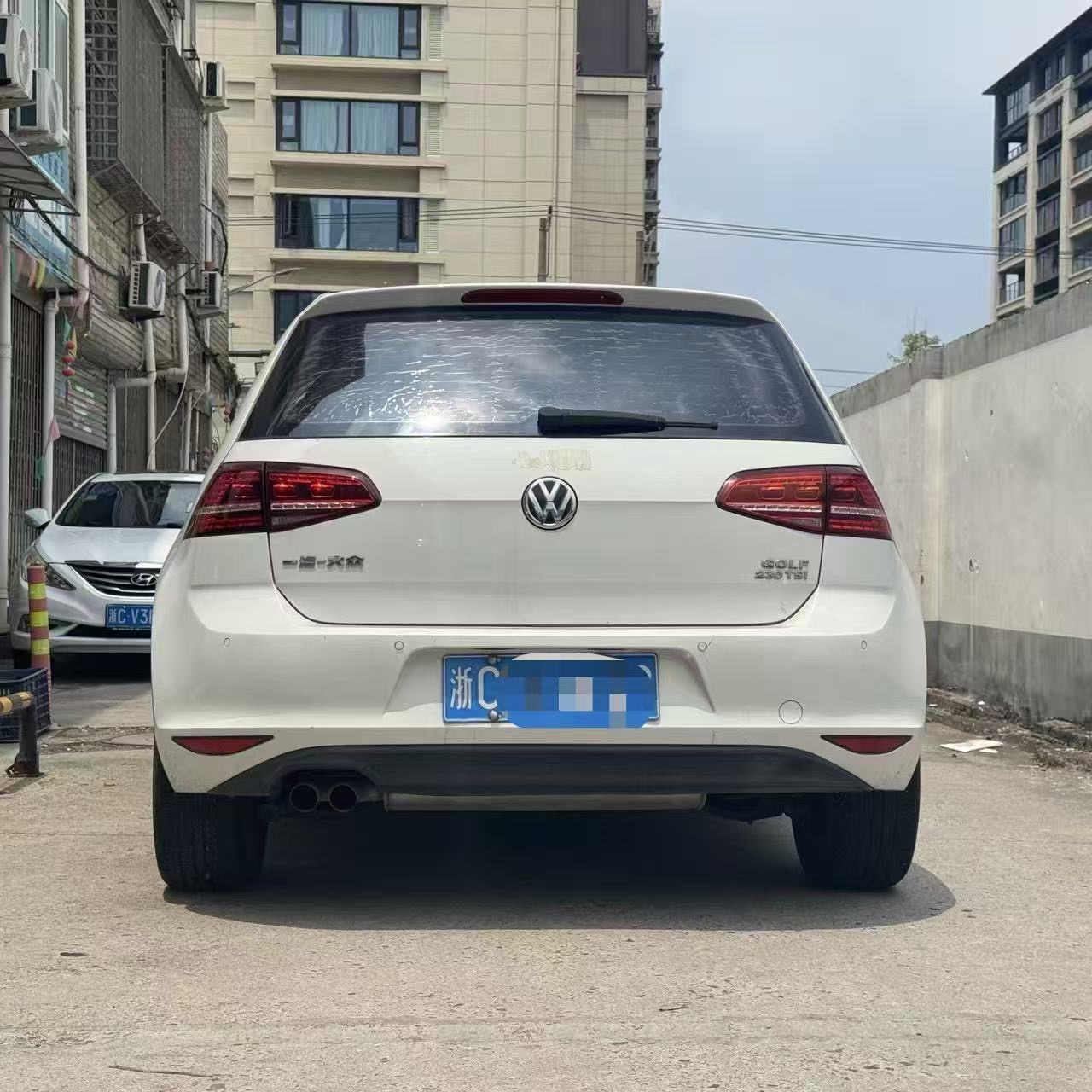 Volkswagen Golf 2017 car image #8