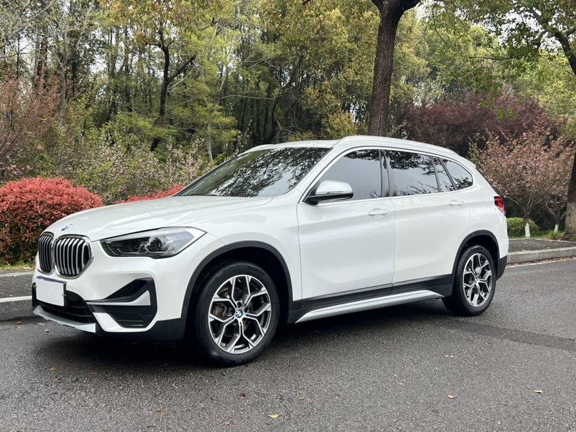 BMW X1 2021 BMW X1 2021 car image