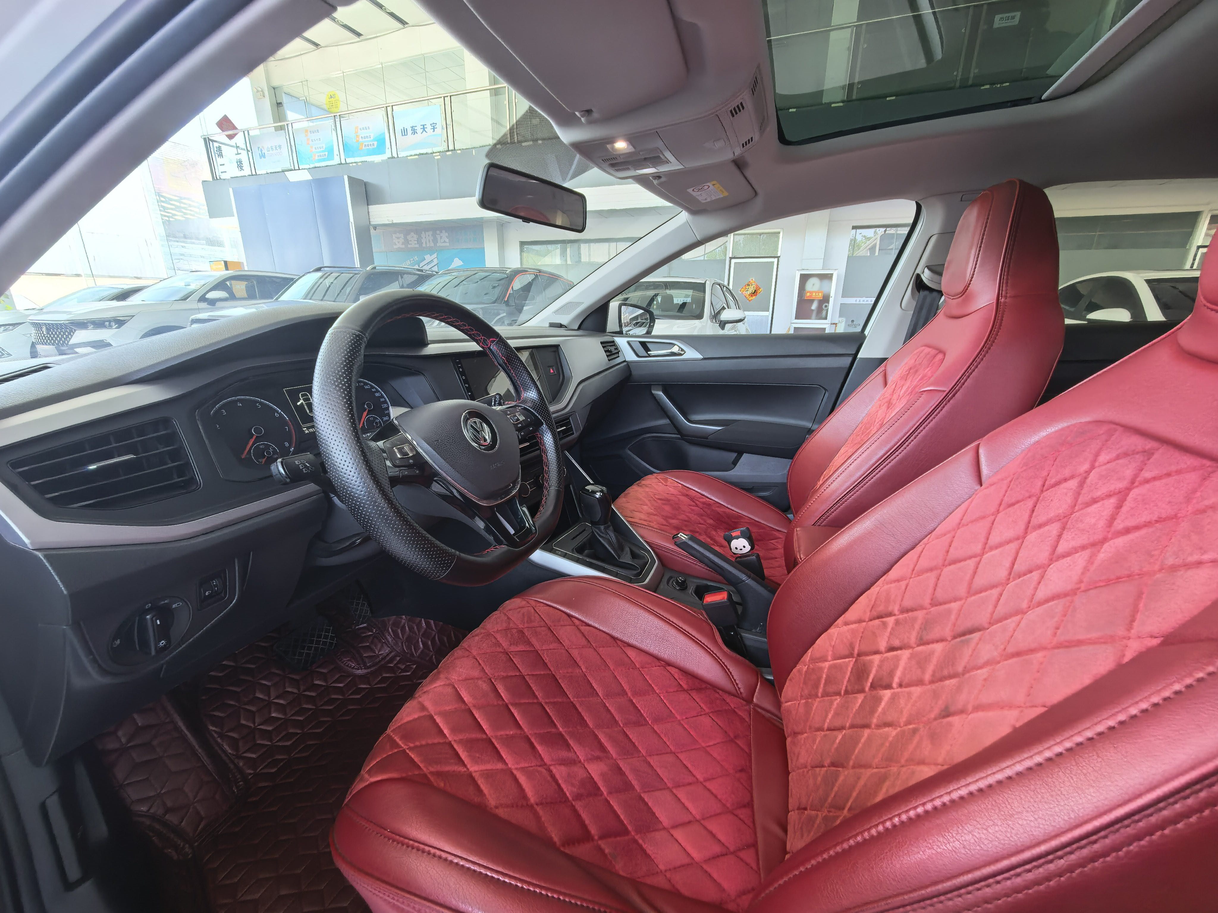 Volkswagen Polo 2020 car image #8