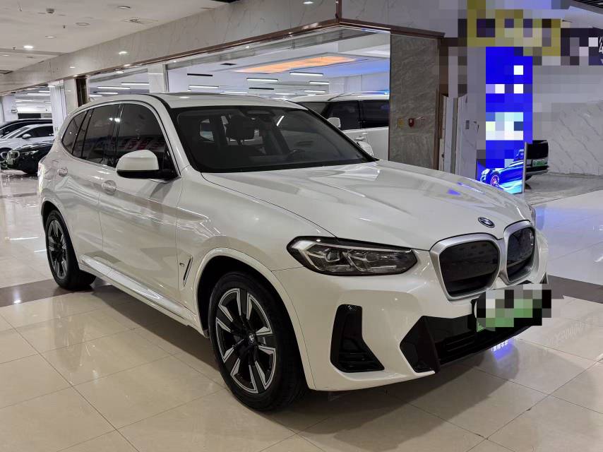 BMW iX3 2023 изображение автомобиля #3
