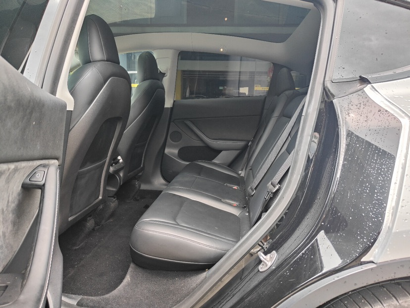 Tesla Model Y 2022 #4 Tesla Model Y 2022 car image #4