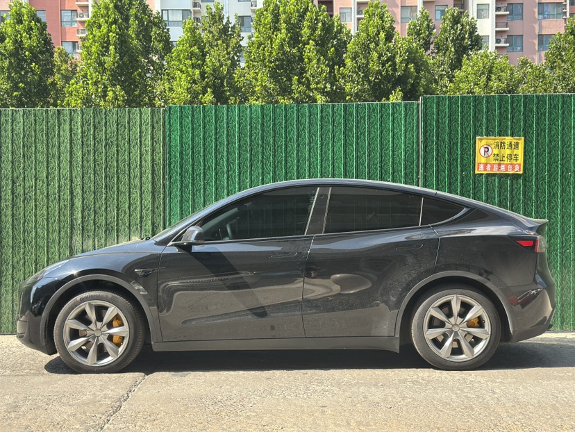 Tesla Model Y 2022 car image #4