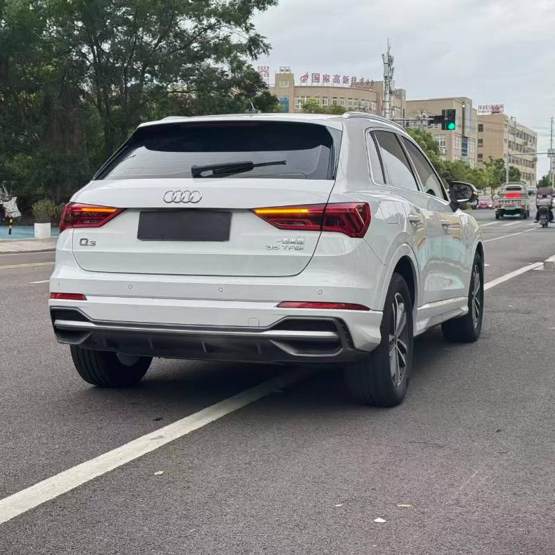 Audi Q3 2023 car image #7