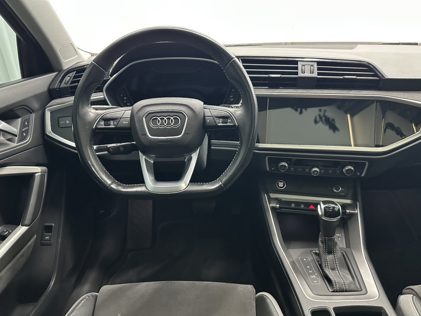 Audi Q3 2022 immagine di auto #11