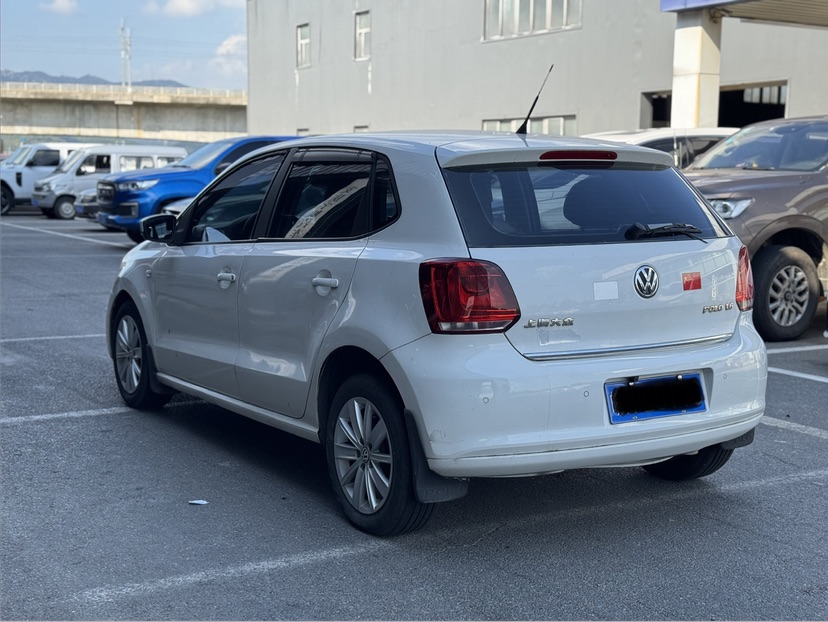 Volkswagen Polo 2014 car image #7