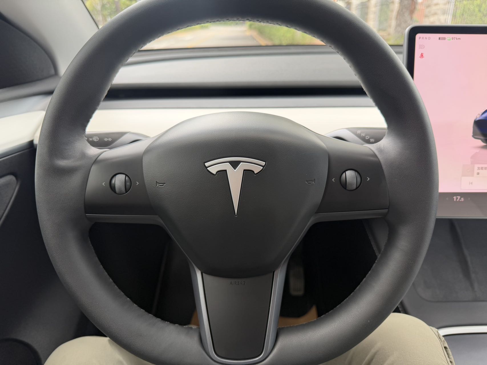 Tesla Model Y 2023 car image #6