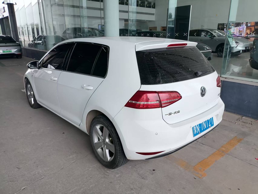 Volkswagen Golf 2014 car image #5