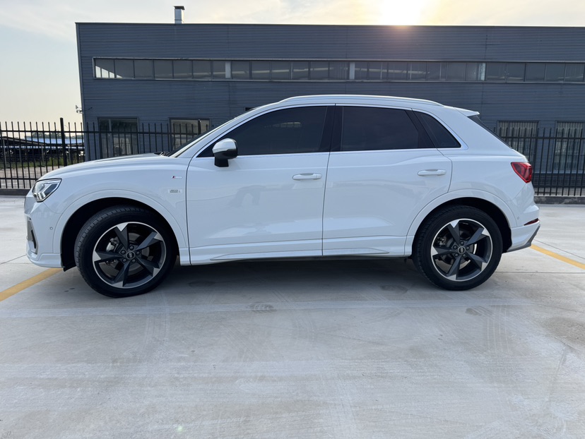 Audi Q3 2022 #2 Audi Q3 2022 car image #2
