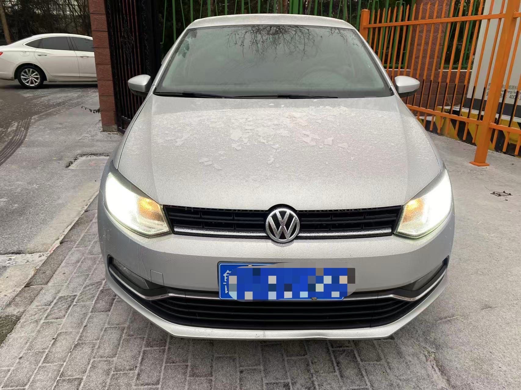 Volkswagen Polo 2015 car image #3