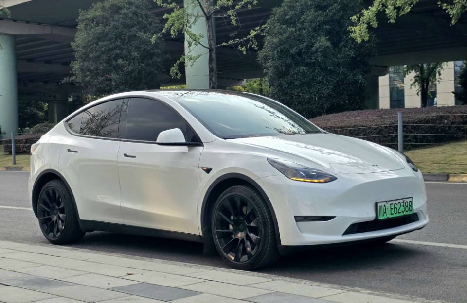 Tesla Model Y 2021 #3 Tesla Model Y 2021 car image #3