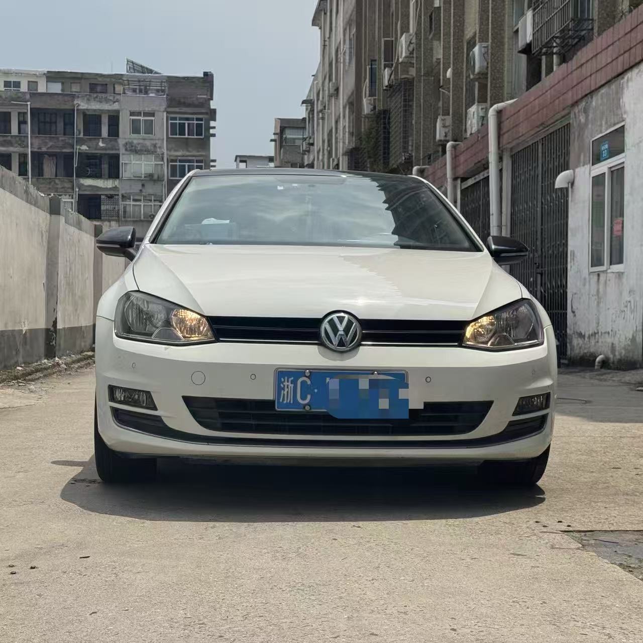 Volkswagen Golf 2017 car image #3