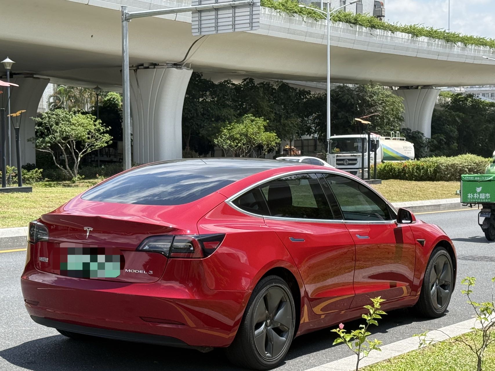 Tesla Model 3 2020 car image #4