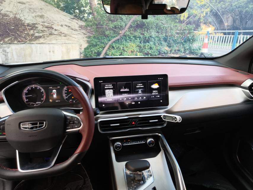 GEELY Coolray 2022 #7 GEELY Coolray 2022 car image #7