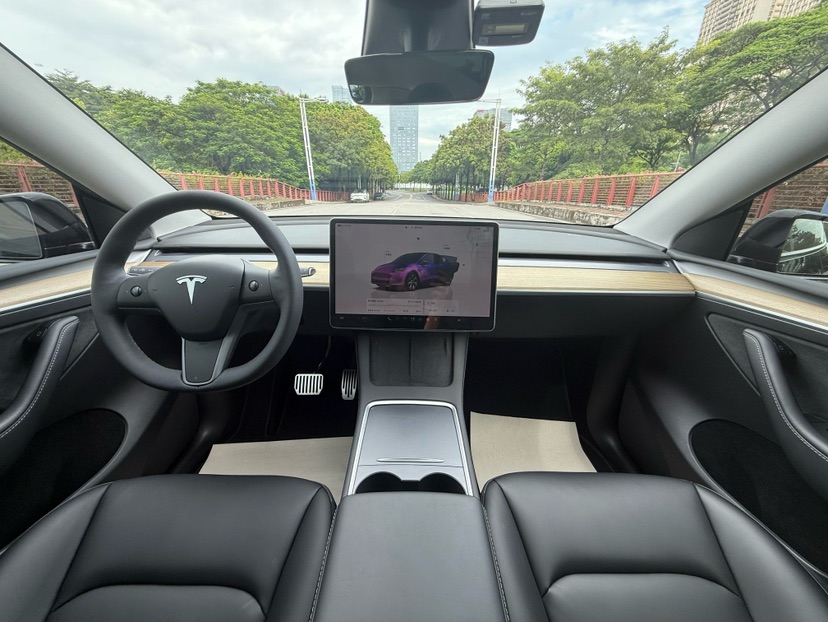 Tesla Model Y 2023 car image #5