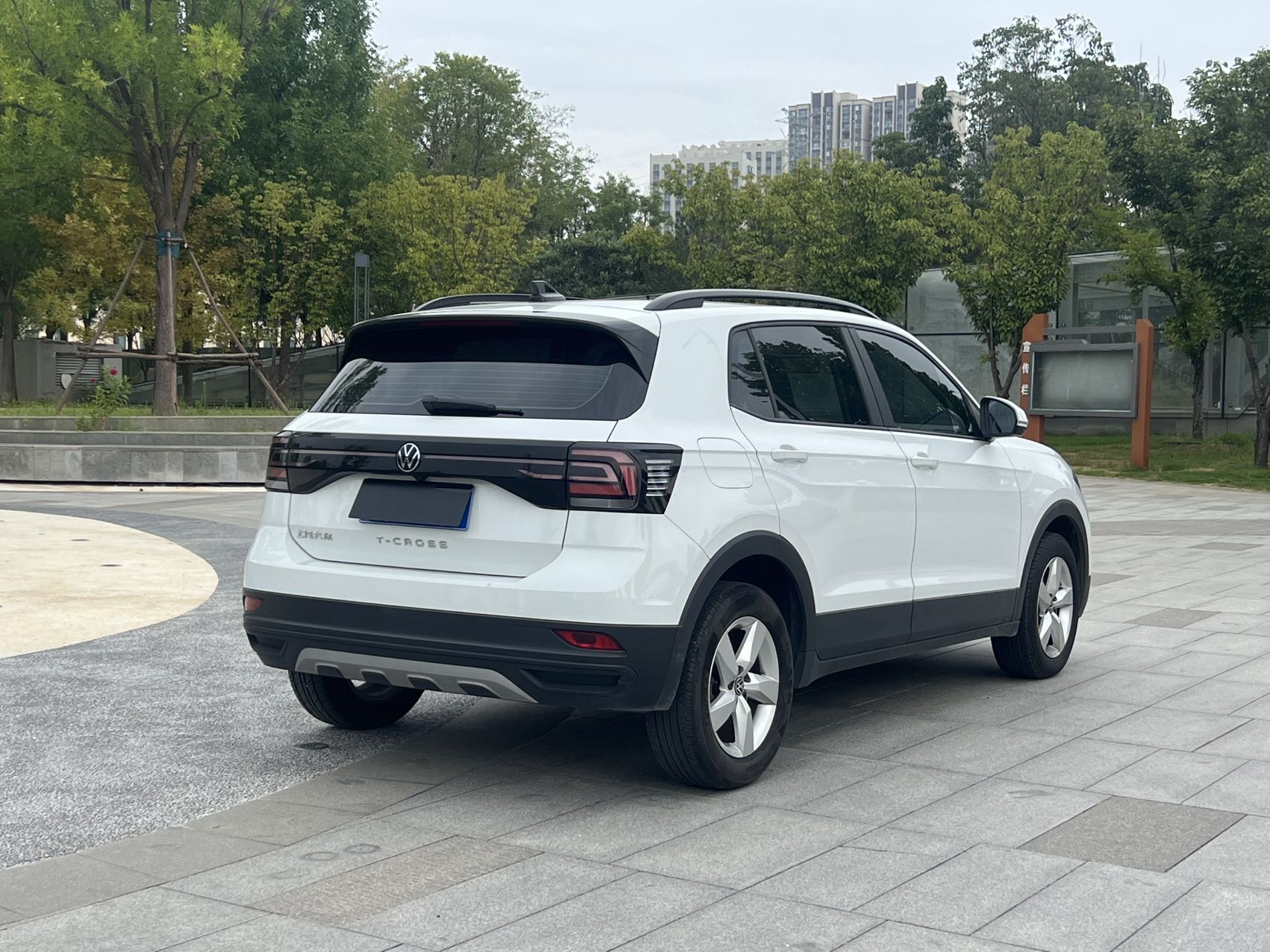 Volkswagen T-Cross 2023 immagine di auto #8