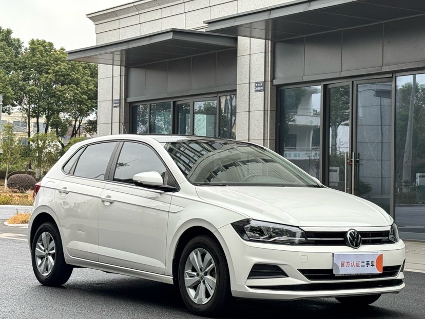 Volkswagen Polo 2021 car image #3