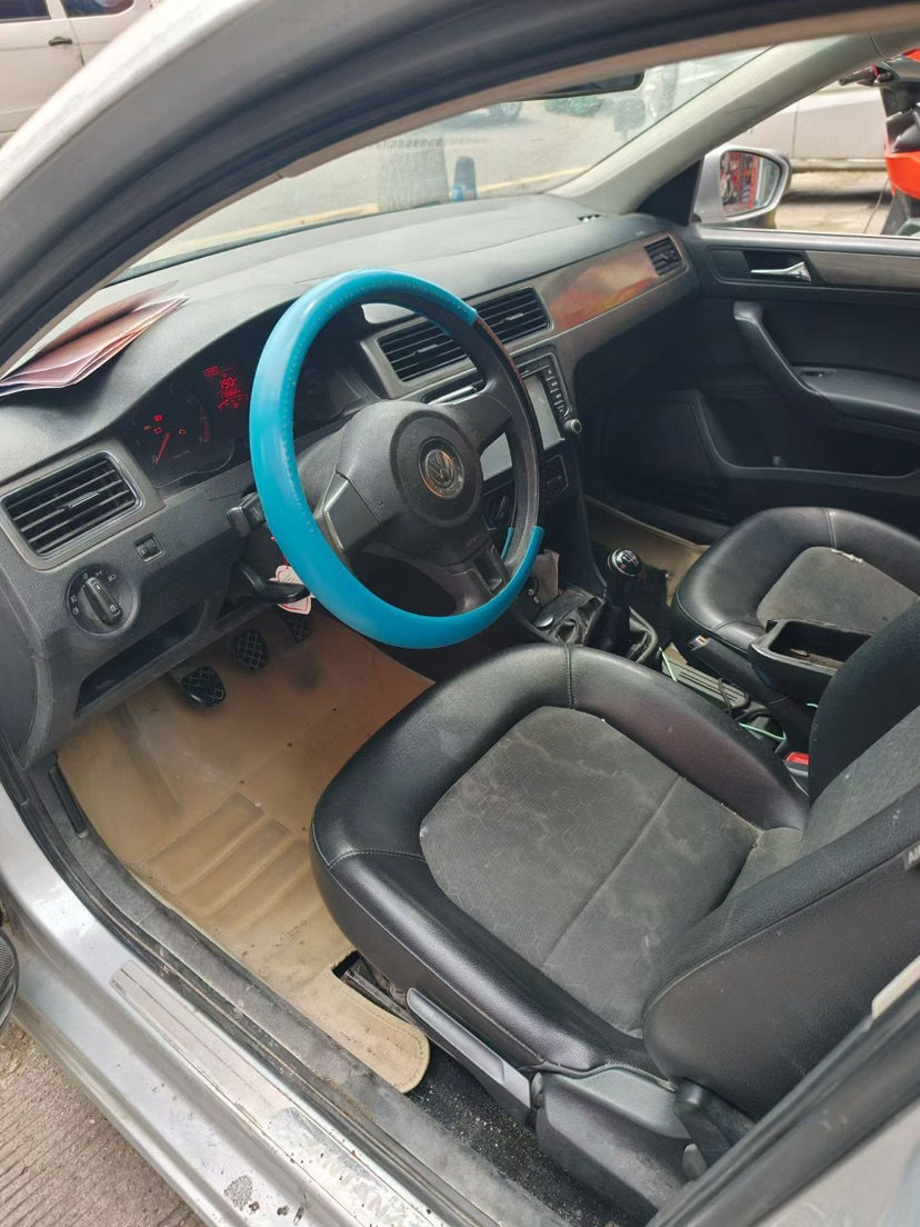 Volkswagen Santana 2015 car image #3