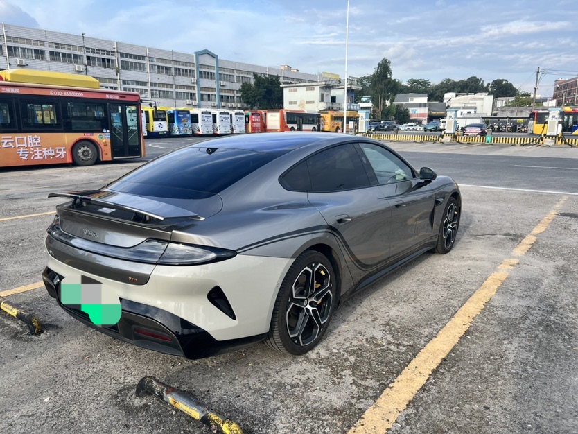 MI SU7 2025 car image #7