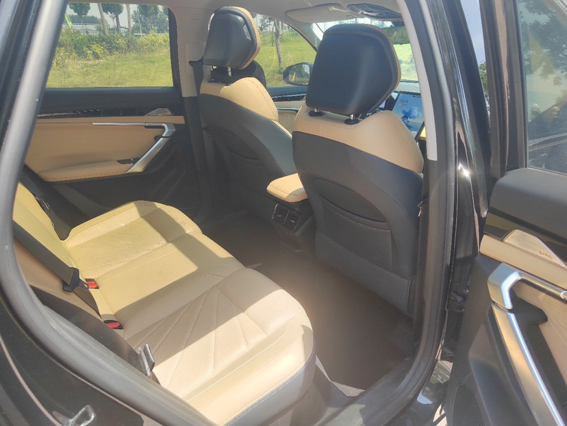 GEELY Boyue L 2023 car image #11