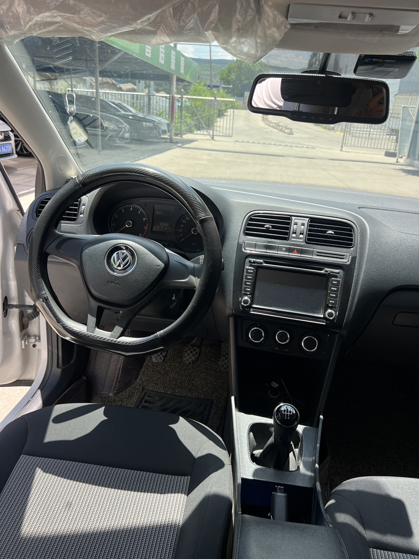 Volkswagen Polo 2015 #6 Volkswagen Polo 2015 car image #6