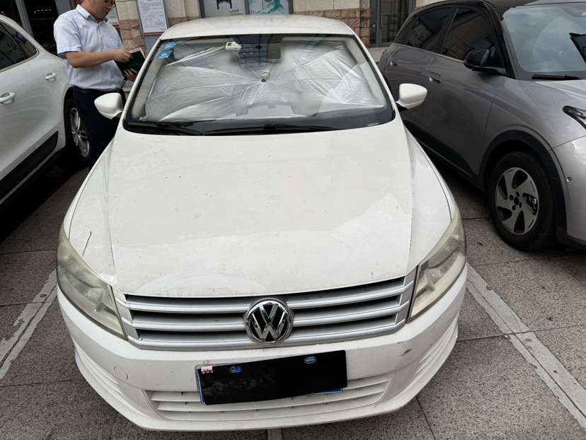 Volkswagen Santana 2014 car image #2