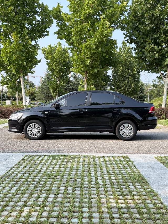Volkswagen Santana 2015 car image #8