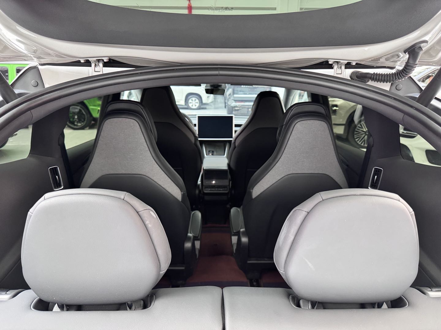 Tesla Model Y L 2026 #7 Tesla Model Y L 2026 car image #7