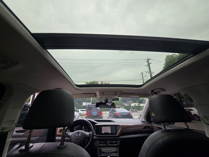 Volkswagen Tharu 2023 car image #9