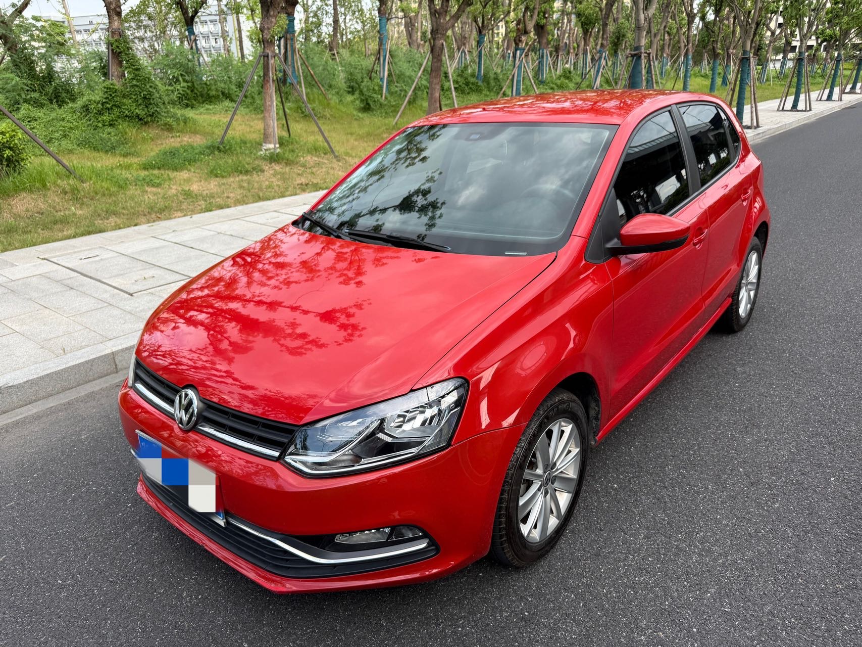 Volkswagen Polo 2015 Volkswagen Polo 2015 car image