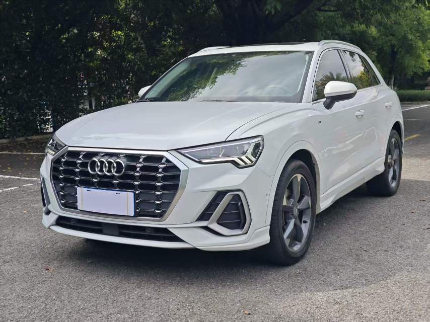 Audi Q3 2021 car image 