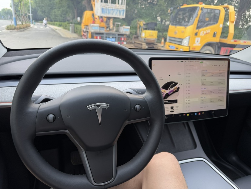 Tesla Model Y 2024 #7 Tesla Model Y 2024 car image #7