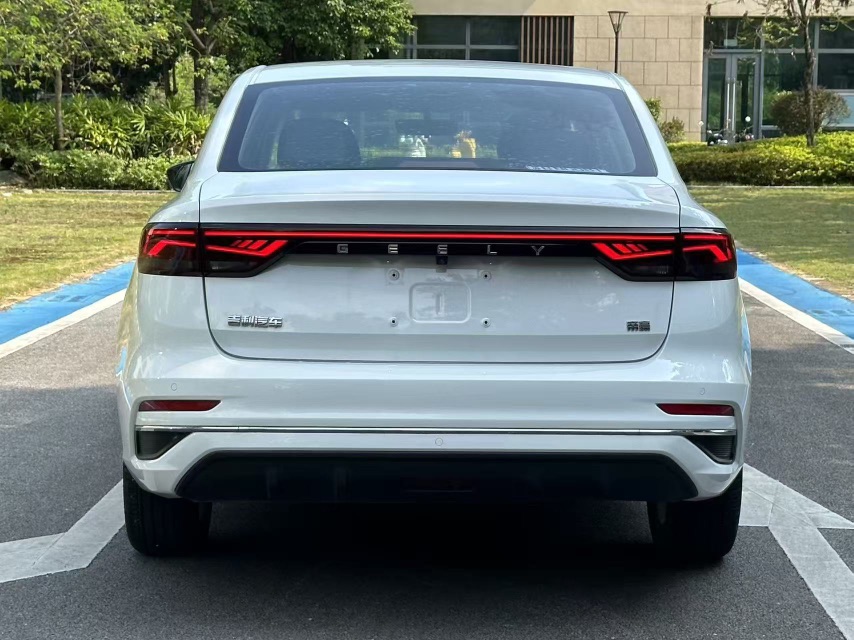 GEELY Emgrand 2022 #7 GEELY Emgrand 2022 car image #7
