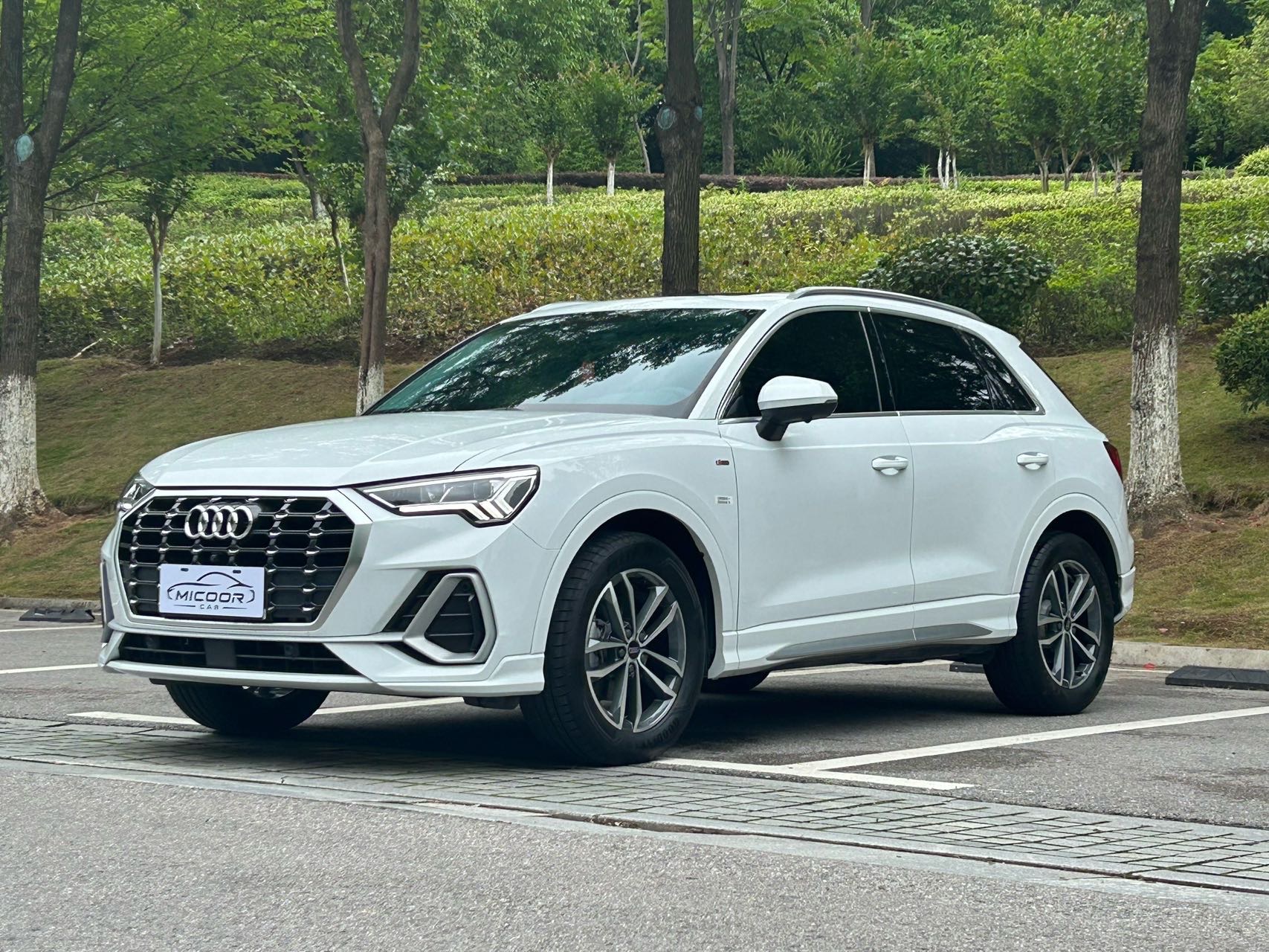 Audi Q3 2023 car image 