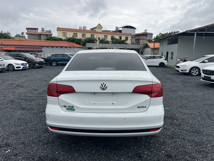 Volkswagen Bora 2017 car image #7