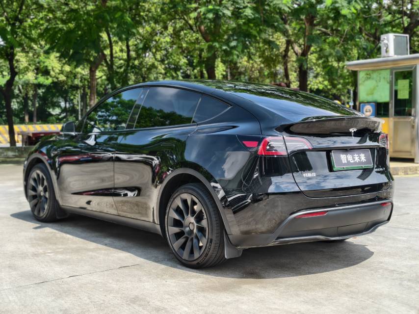 Tesla Model Y 2024 #3 Tesla Model Y 2024 car image #3